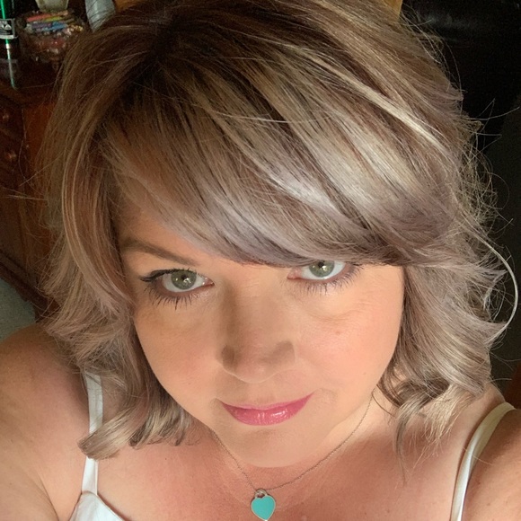 Meet your Posher, Susan - Picture 2 of 3